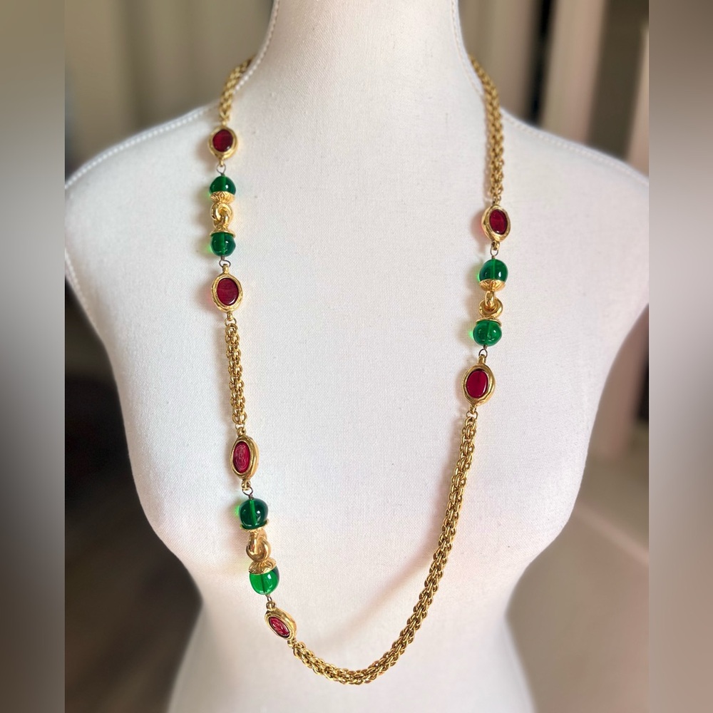 Chanel Gripoix Vintage red green glass 24k gold necklace. Rare! Authentic, EUC. - Picture 4 of 11